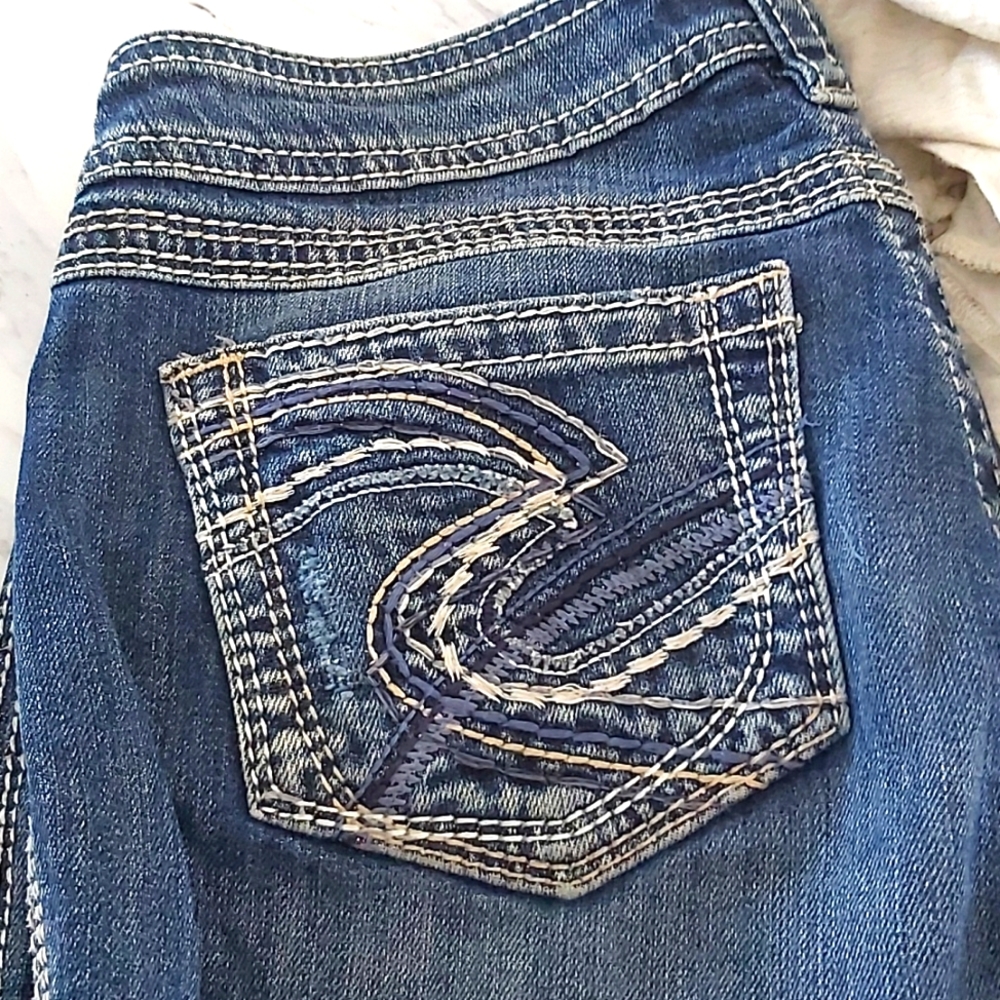 Silver J eans  Twisted Capri